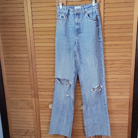 Zara Denim - NWT Zara High Rise Wide Leg Ripped Jeans Light Wash Raw Hem 100% Cotton Size 4